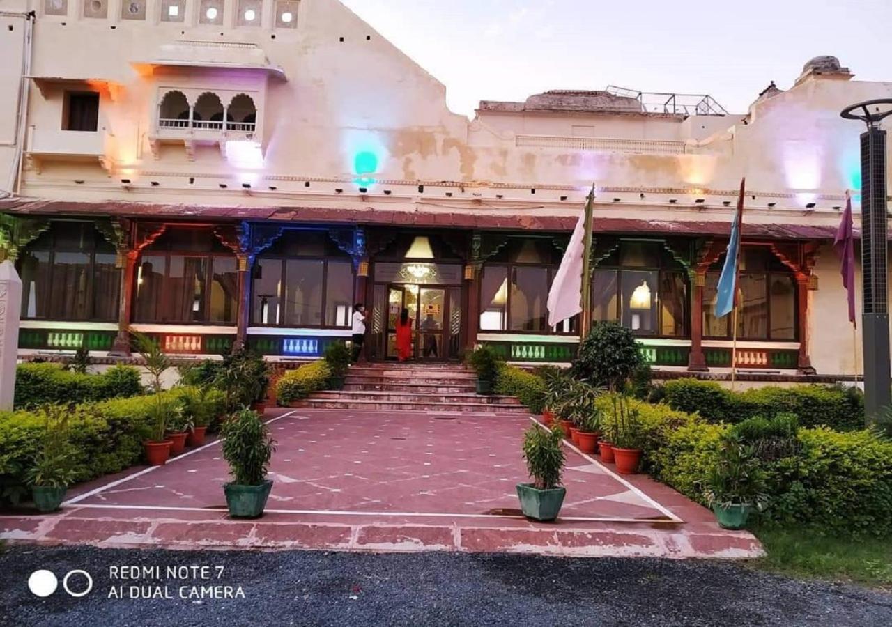 Mpt Sheesh Mahal, Orchha Ξενοδοχείο Εξωτερικό φωτογραφία