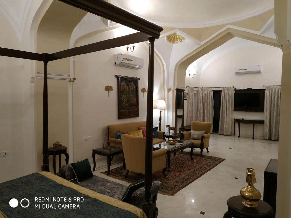 Mpt Sheesh Mahal, Orchha Ξενοδοχείο Εξωτερικό φωτογραφία